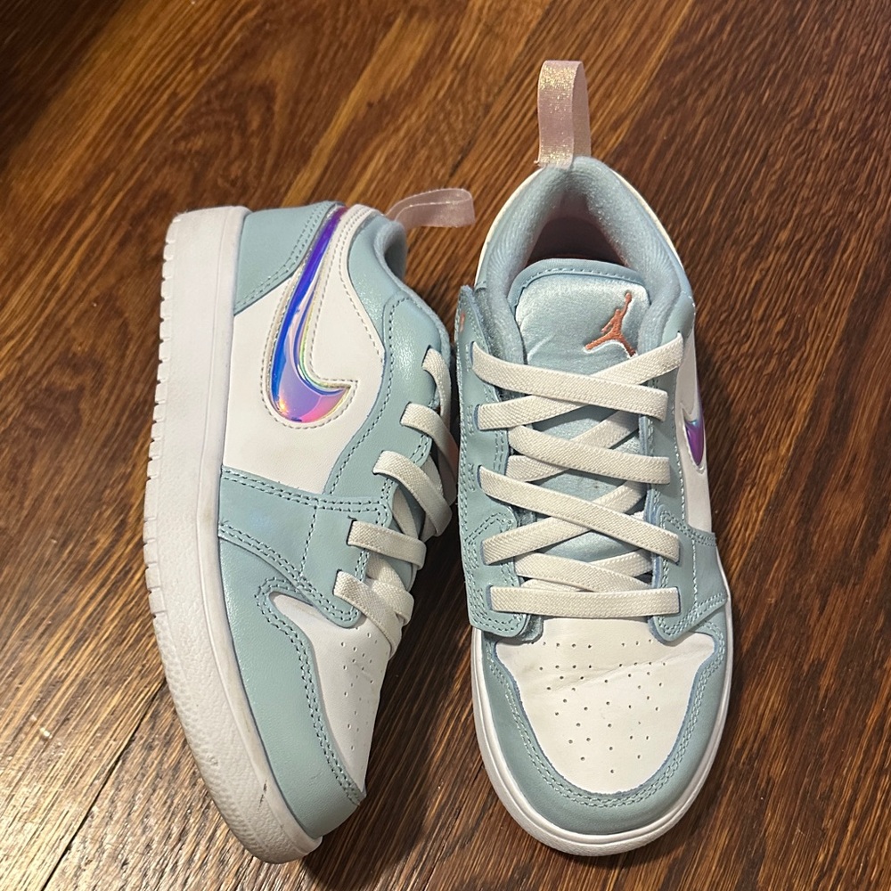 Nike Jordan Kids Sneakers in Light Blue and White with Iridescent Swoosh 2Y